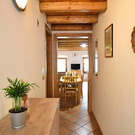2 Bedroom Cozy In Apartment Arsie