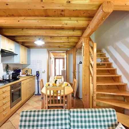 Apartment 2 Bedroom Cozy In *