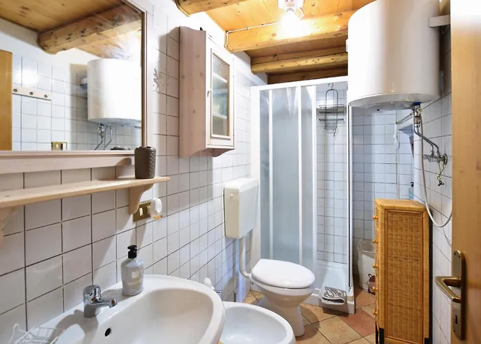 شقة 2 Bedroom Cozy In *